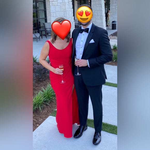 MAC Duggal Sleeveless Ruched Side Knot Gown. Red. Size 8. Worn Once. Dry Cleaned - Picture 8 of 8